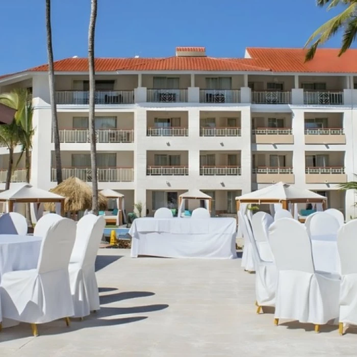 parrots bar at Majestic Colonial Punta Cana