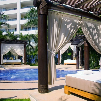 Outdoor Jacuzzi at Marival Distinct Luxury residences.