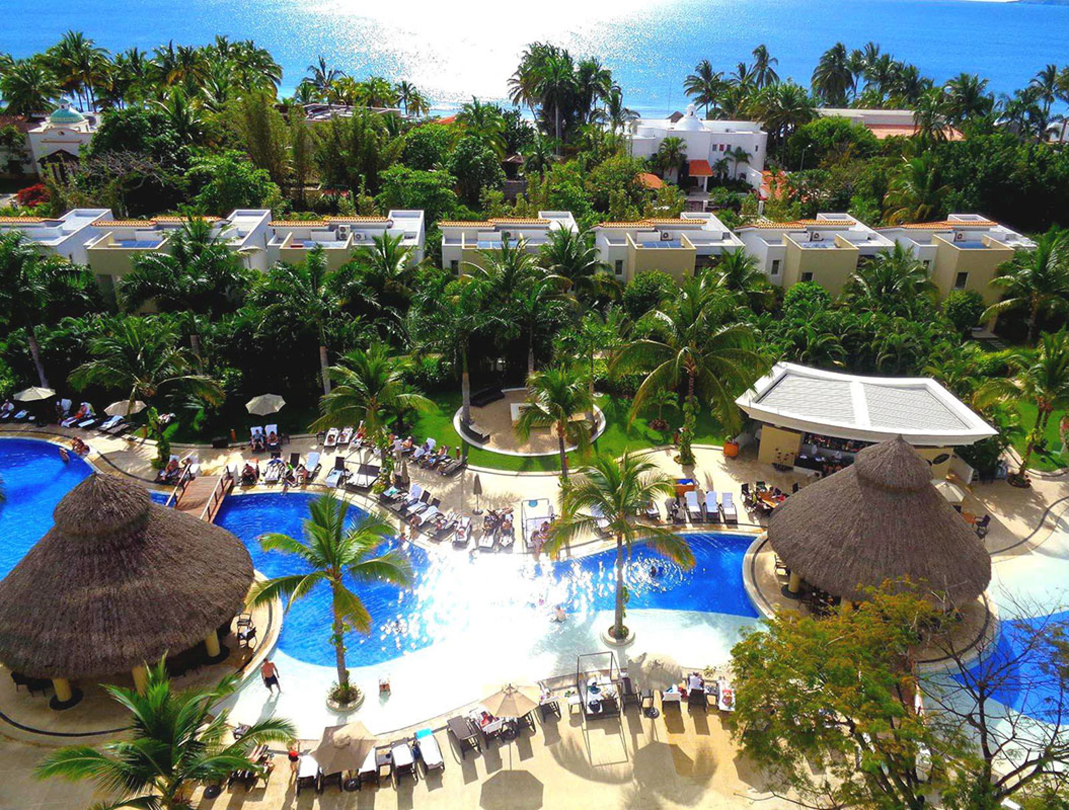 pool and villas overview at Marival Distinct Luxury residences.