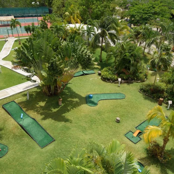 mini golf at melia cozumel