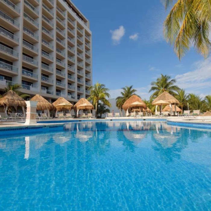 pool at melia cozumel