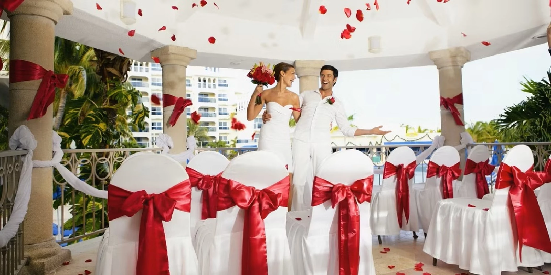 bride and groom at Occidental Costa Cancun