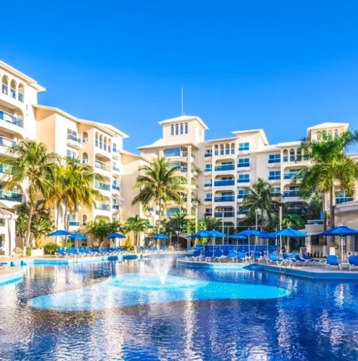 pool at Occidental Costa Cancun