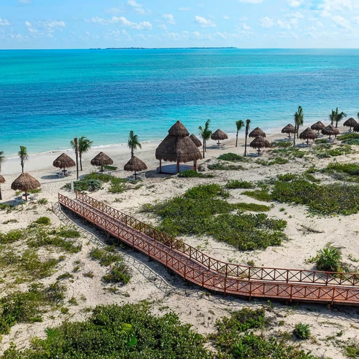 beach at Ocean Allure Costa Mujeres
