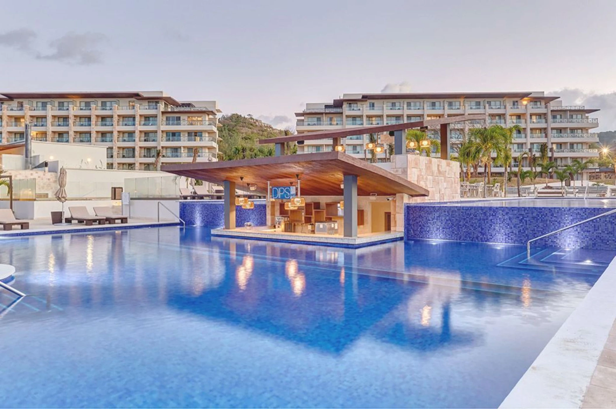 swim up bar at Royalton Hideaway Saint Lucia