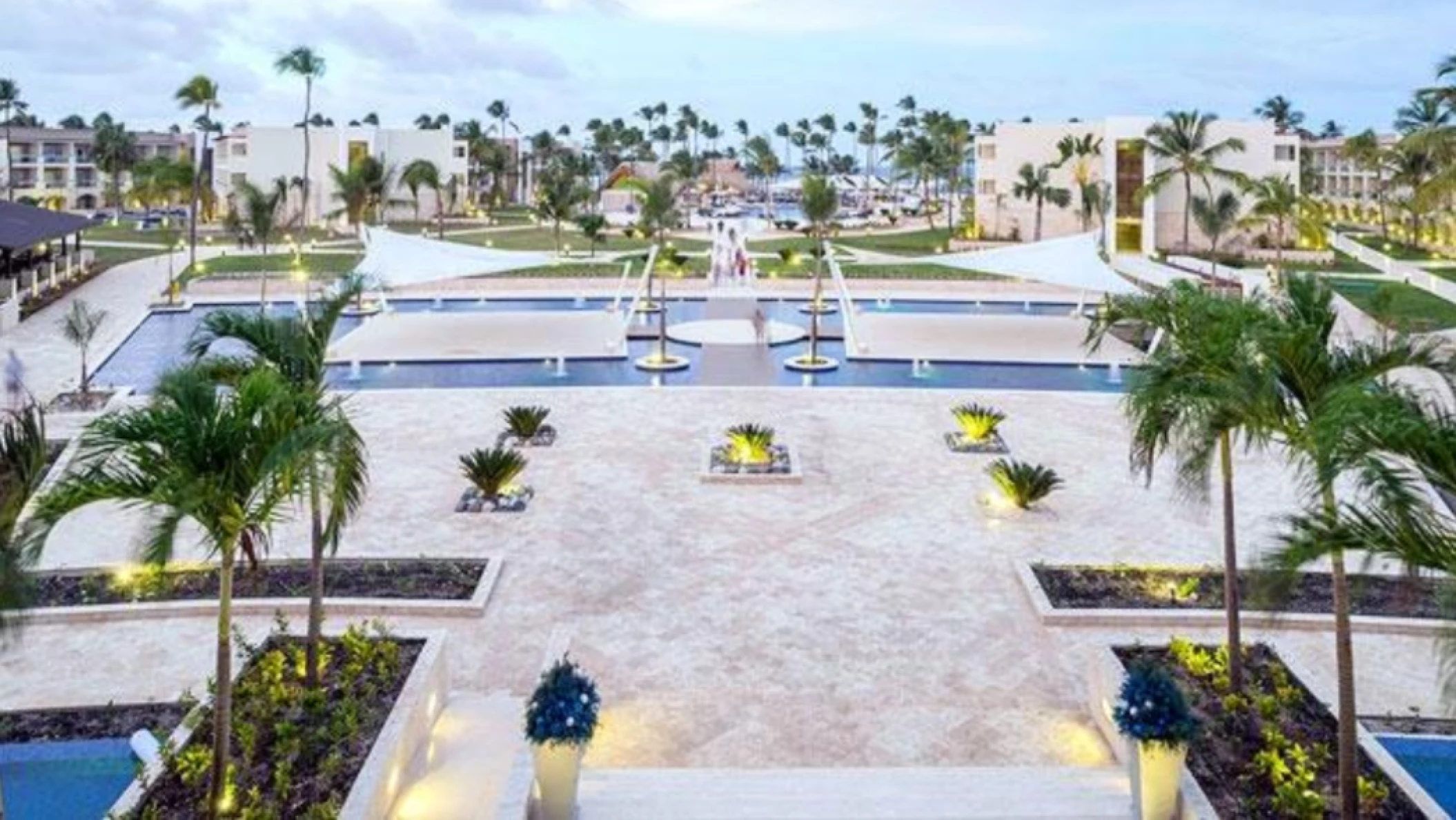 plaza lobby circle venue at Royalton Punta Cana