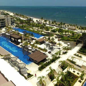 Royalton Riviera Cancun main pool and Gazebo overview.
