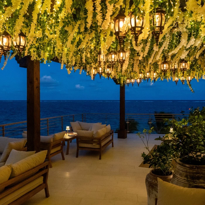 Al Mare at the fives oceanfront