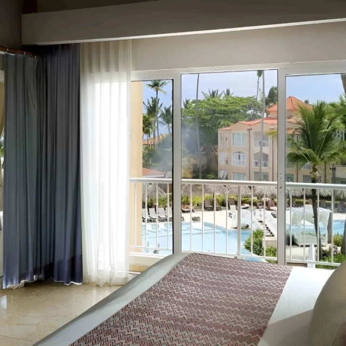 Jacuzzi Terrace Suite Beachside at TRS Turquesa