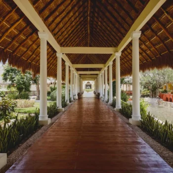 Valentin Imperial Riviera Maya hallways