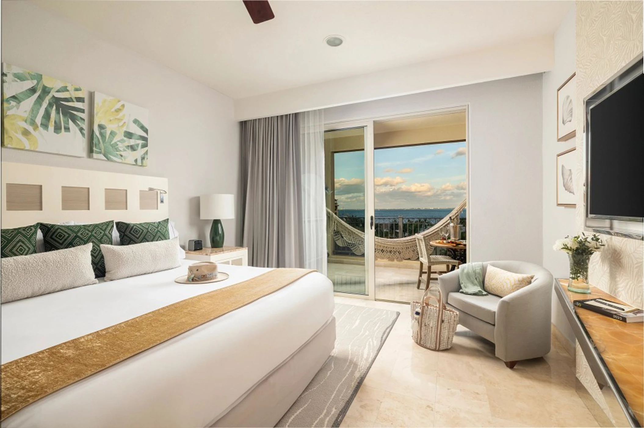 deluxe oceanview suite at Villa del Palmar Cancun
