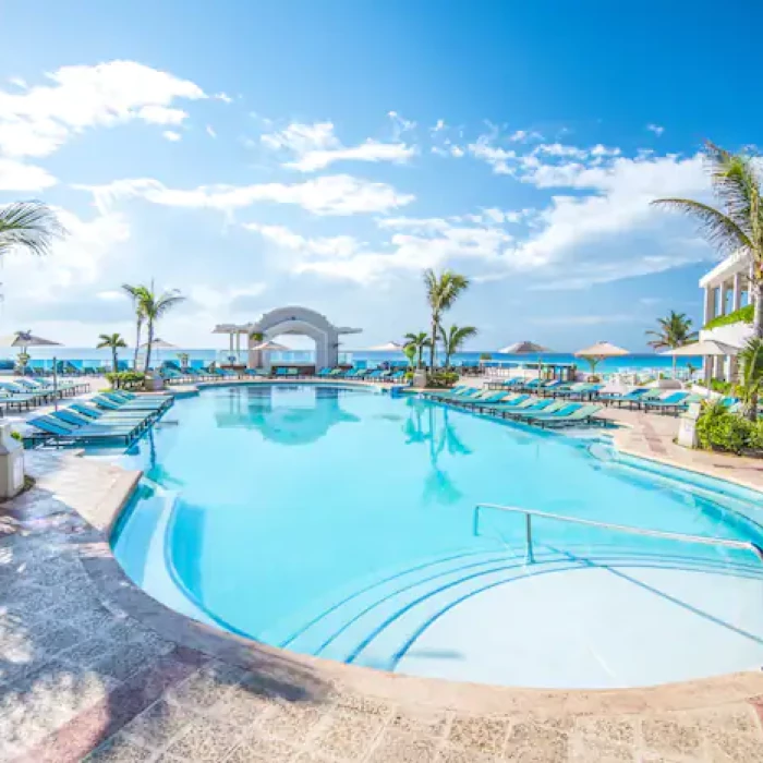 Pool at Wyndham Alltra Cancun