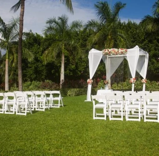 Ceremony decor on the garden at Riu Palace Mexico