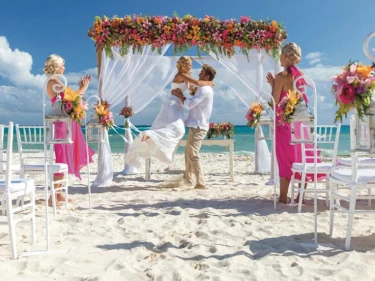 Ceremony wedding on the beach at Riu Palace Riviera Maya