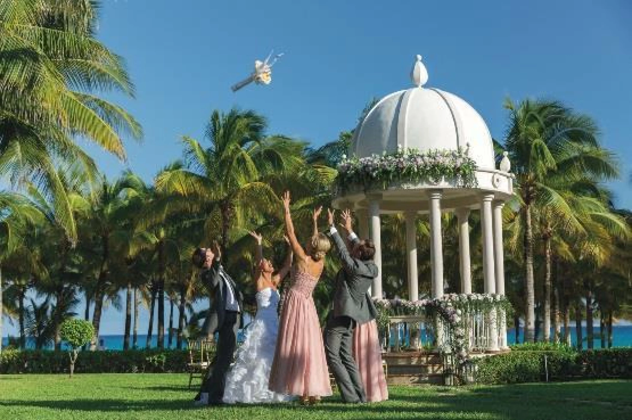 Wedding ceremony on the garden at Riu Palace Riviera Maya