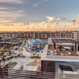 ROYALTON RIVIERA CANCUN OVERVIEW