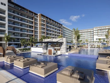 Royalton Splash Riviera Cancun adults pool