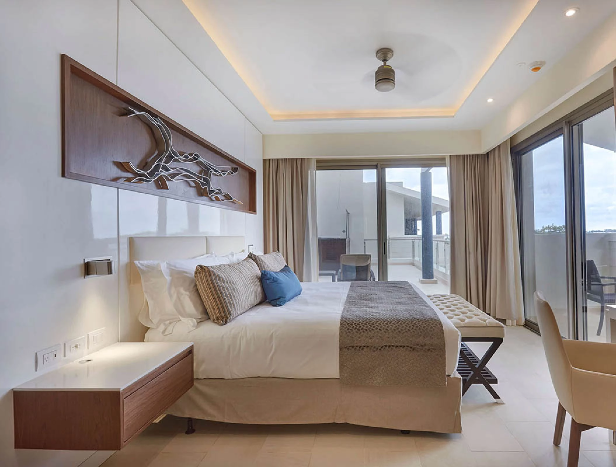 royalton negril luxury penthouse, one bedroom suite, ocean view, terrace.