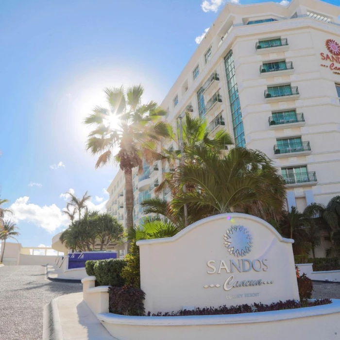 SANDOS CANCUN MAIN ENTRANCE