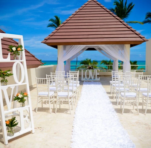 Ceremony in the royal gazebo at Secrets Royal Beach Punta Cana