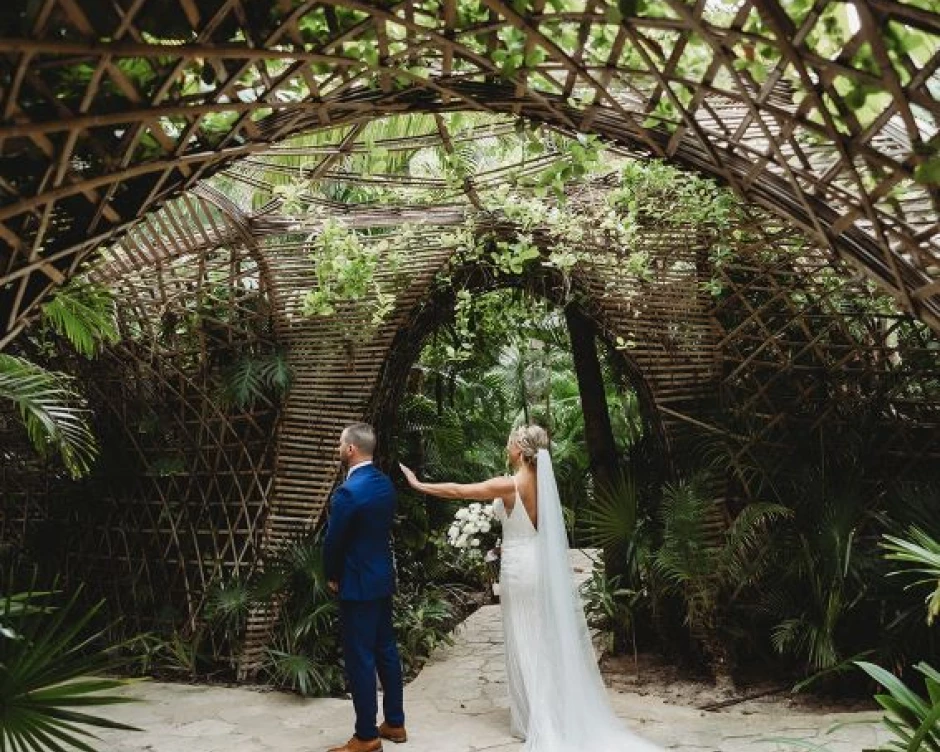 Samantha and William first look