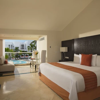 Sunscape Akumal poolview room with king bed