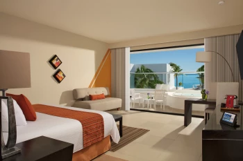 Sunscape Akumal suite with hot tub on balcony