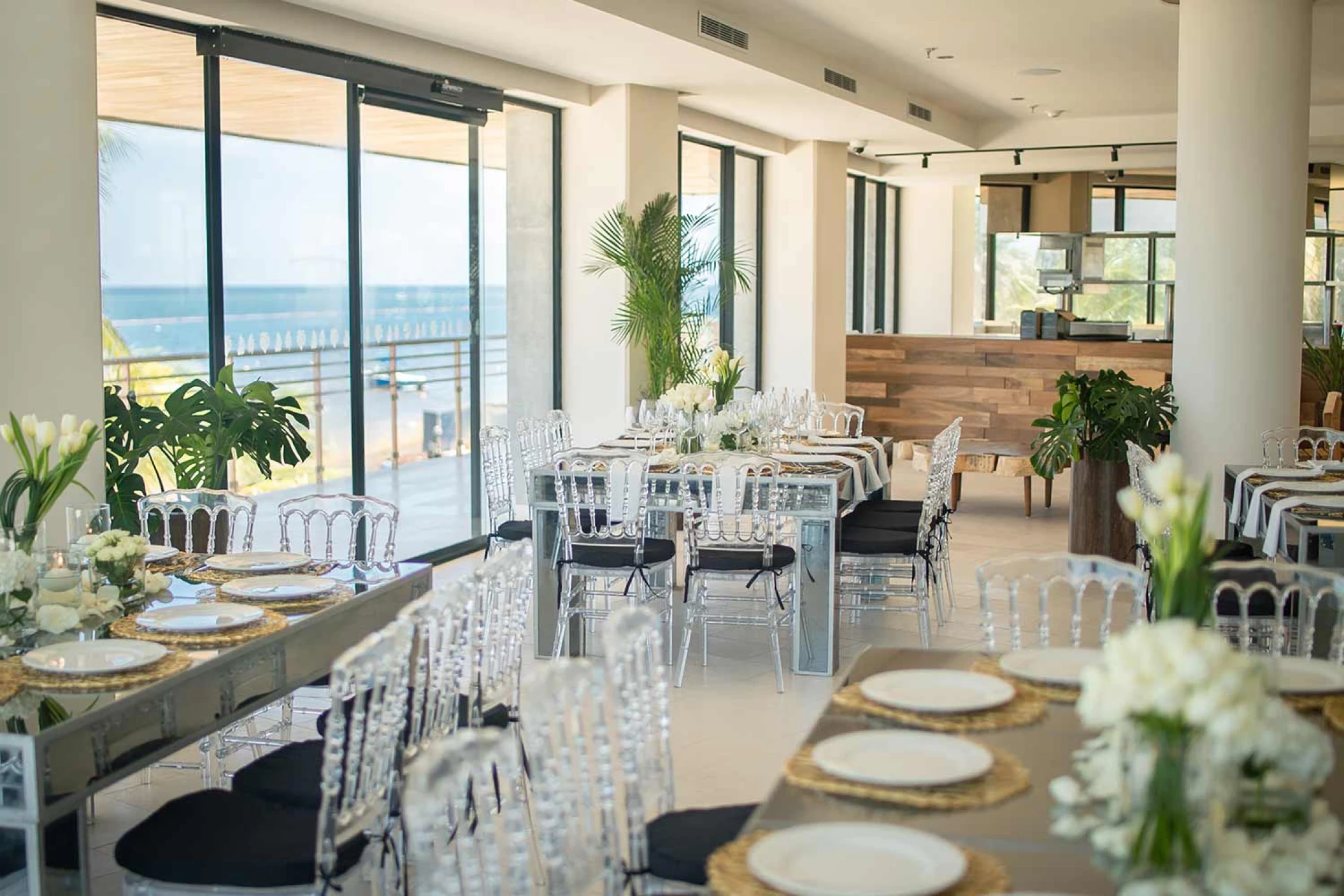 Dinner reception decor on al mare restaurant at The fives oceanfront puerto morelos