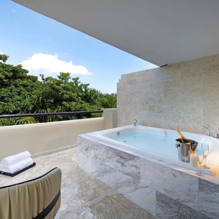 TRS Yucatan Junios suite jacuzzi terrace