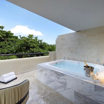 TRS Yucatan Junios suite jacuzzi terrace