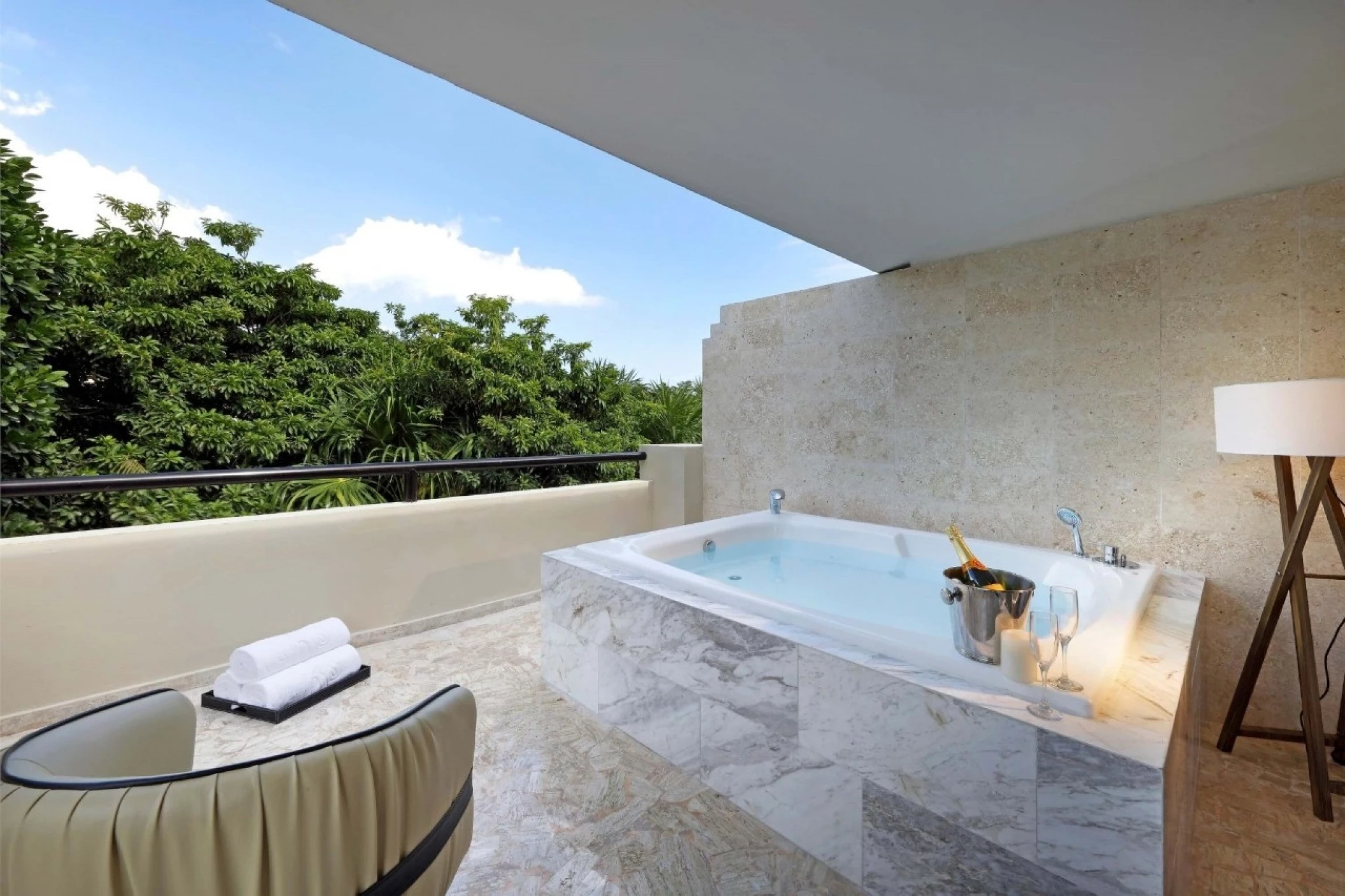 TRS Yucatan Junios suite jacuzzi terrace