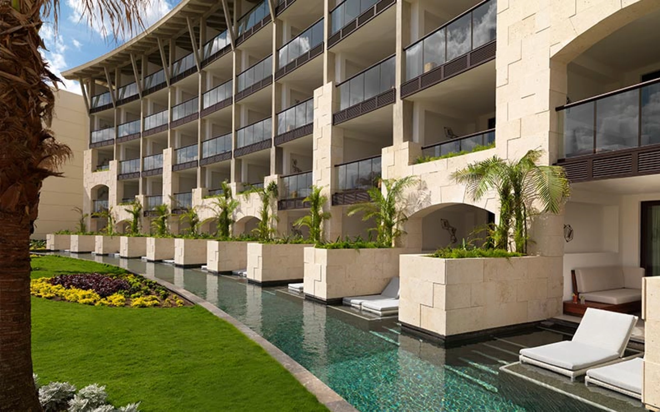 Alcoba suite outside view at Unico 20°87° Hotel Riviera Maya