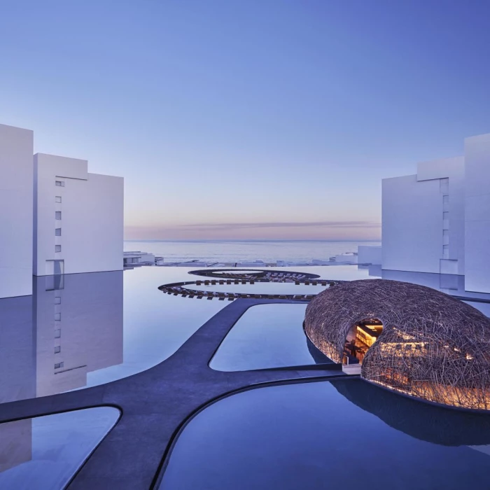 Courtyard at deck at Viceroy Los Cabos