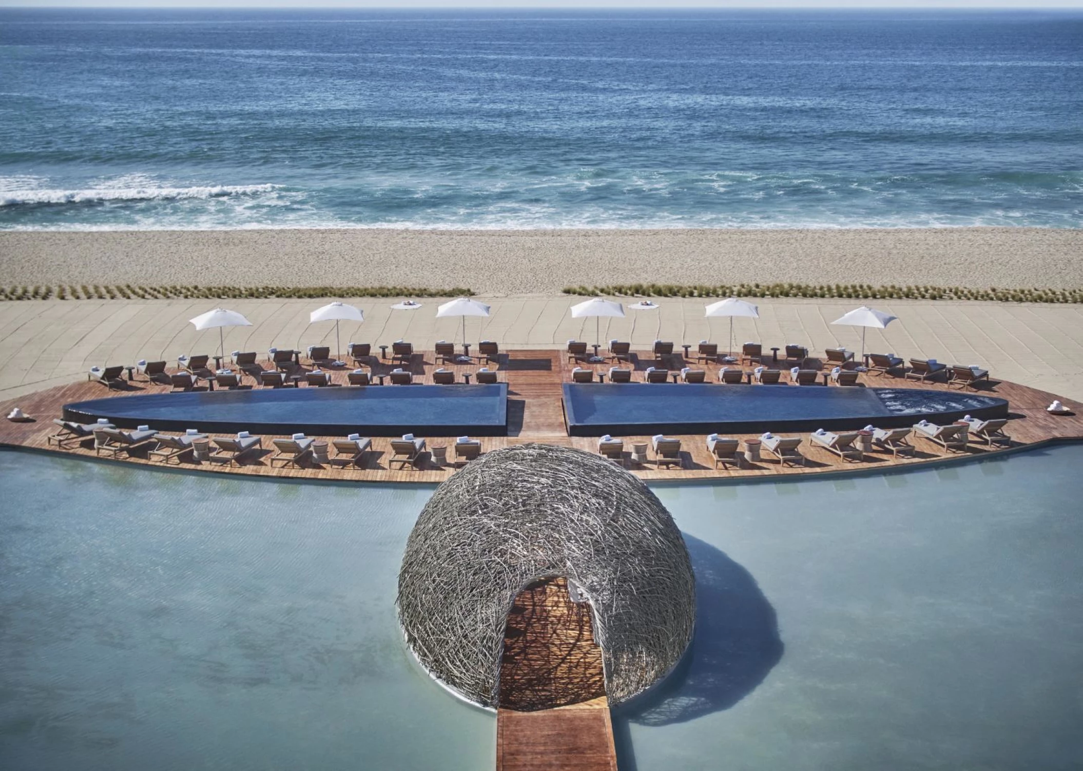 Nidito beach and poolside bar at Viceroy Los Cabos