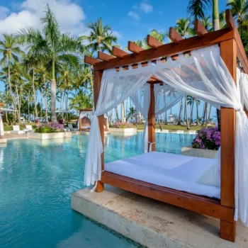 Bali bed by the pool at Viva Wyndham V Samaná