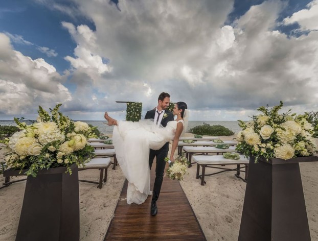 Just married couple at Haven Riviera Cancun.