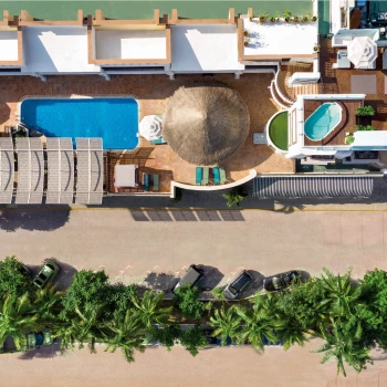 Wyndham Alltra aerial view of pool and parking lot