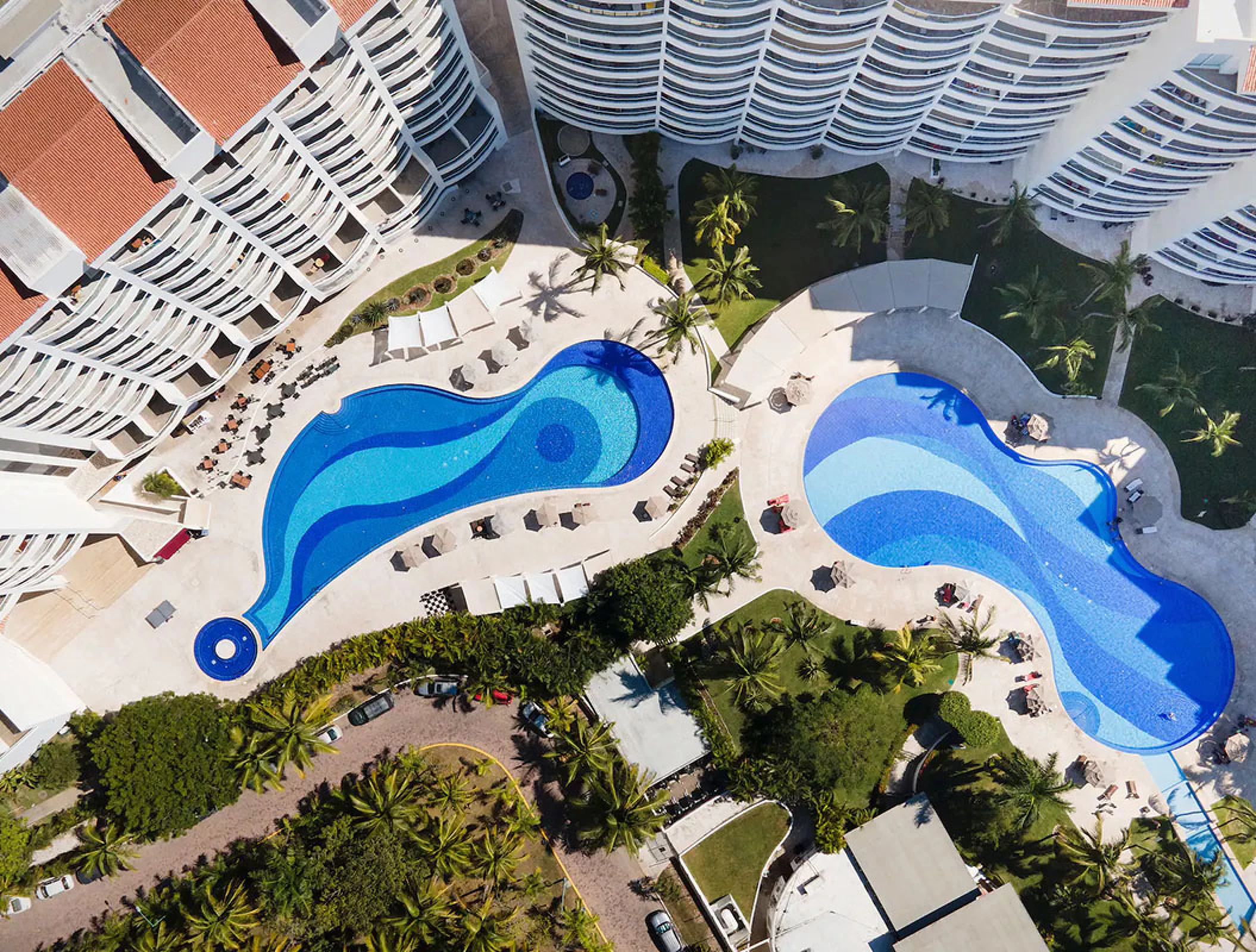 Aerial view op the pools at Wyndham Alltra Riviera Nayarit