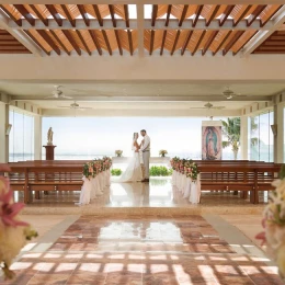 Couple at the Wyndham Alltra Cancun chapel