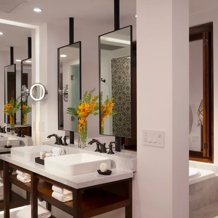 Bathroom of 1 bed suite at Zoetry Casa del Mar Los Cabos